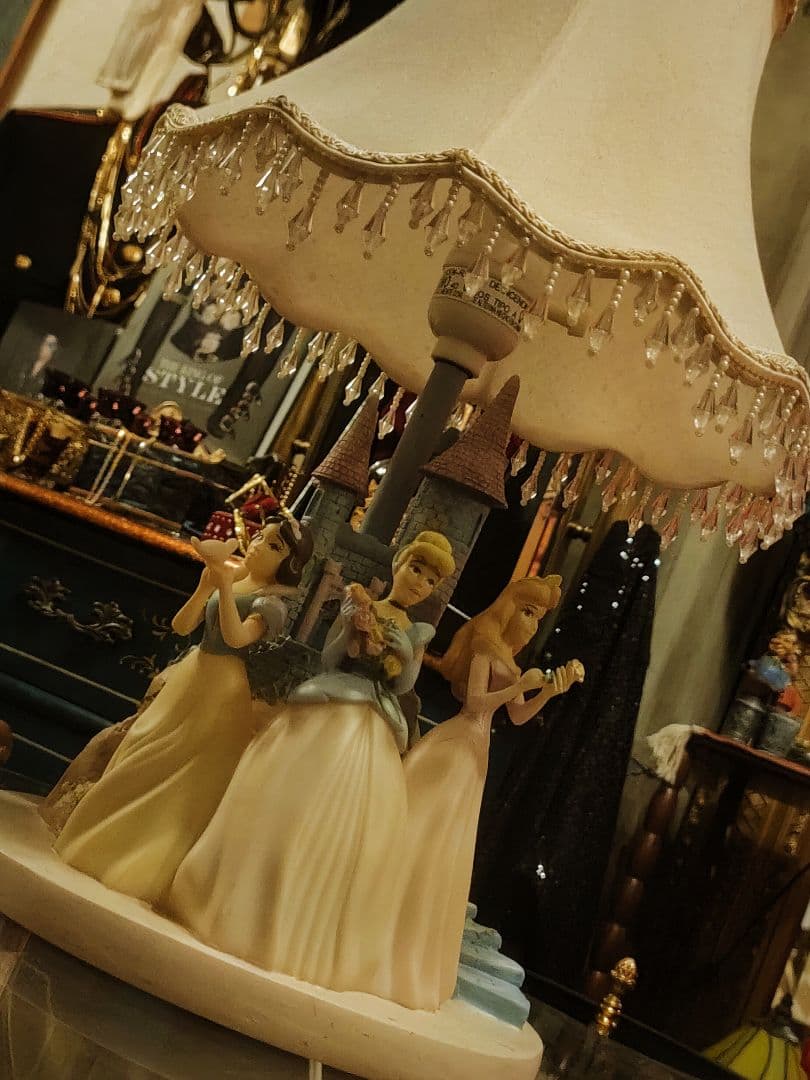 【スーパーレア・極美品】日本非売品　ビンテージ　ディズニーランプ　シンデレラ城