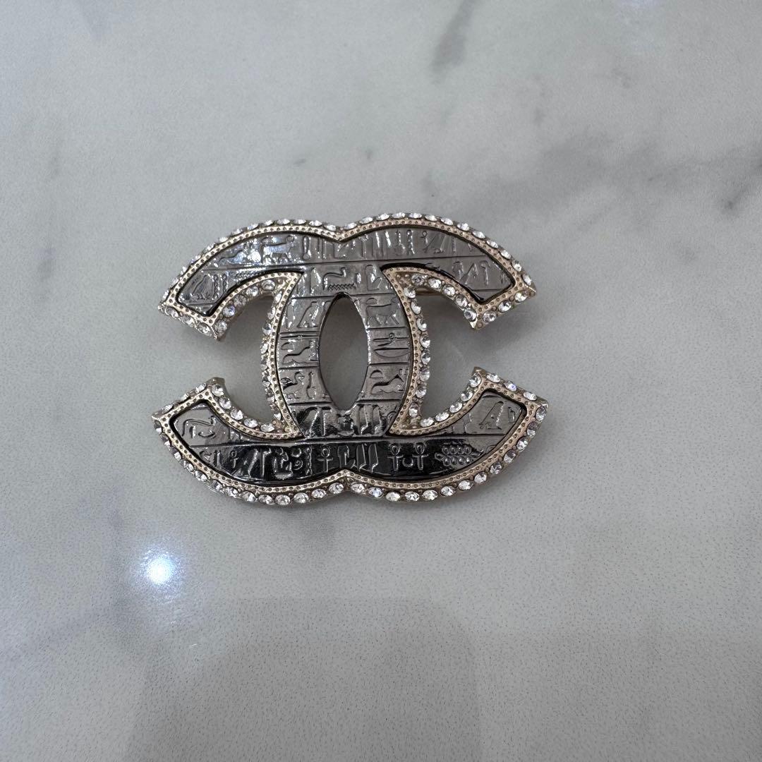 CHANEL CCロゴ ブローチ エジプト風