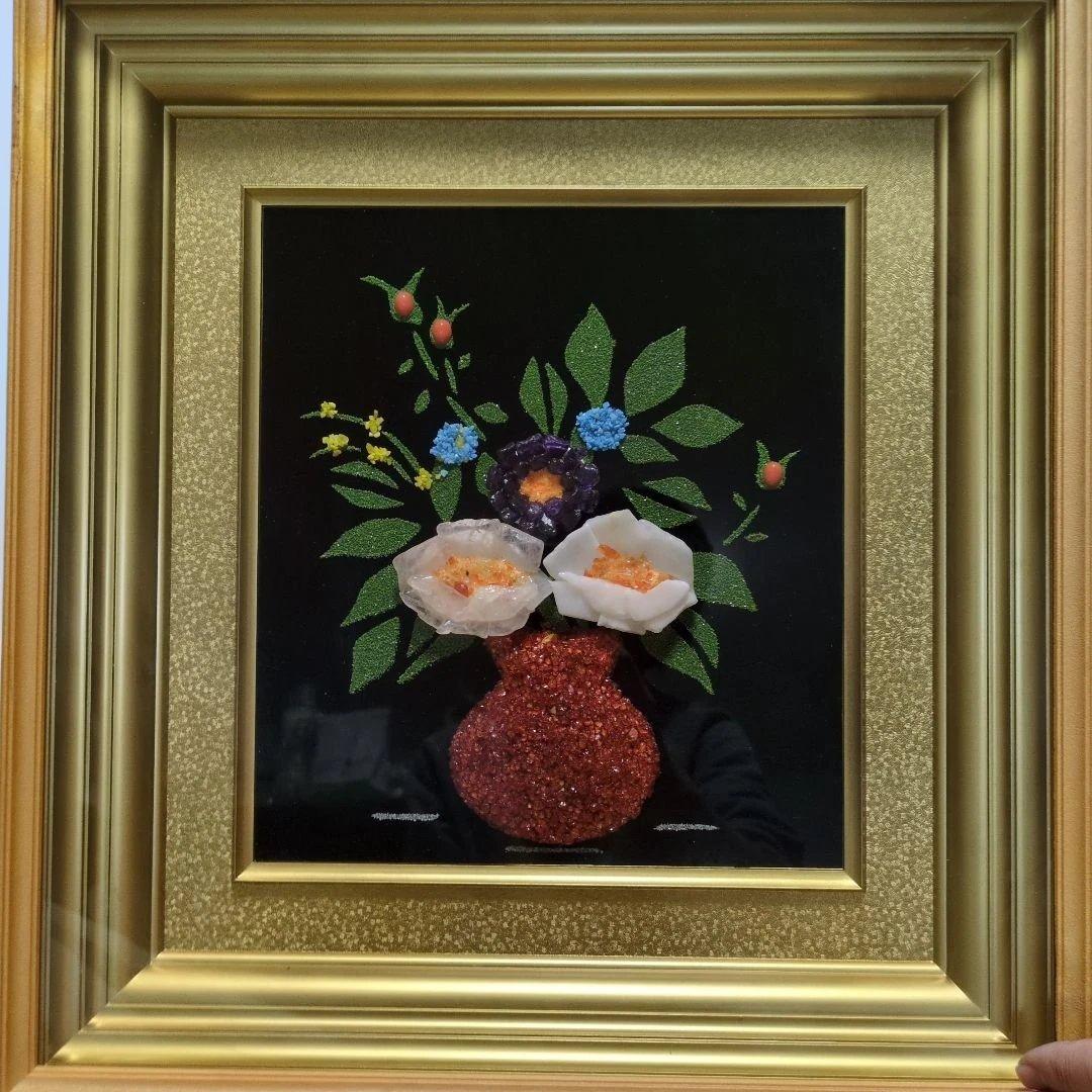 メノウを使用した装飾の花瓶と花のアート