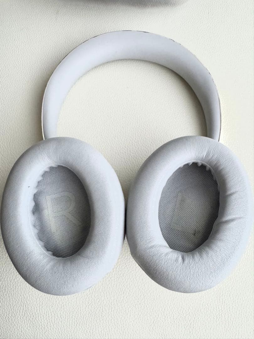 Bose Noise Cancelling ヘッドホン 700 シルバー