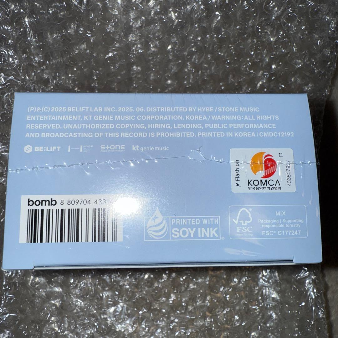 ILLIT MAGIC BOMB インイヤーイヤフォン