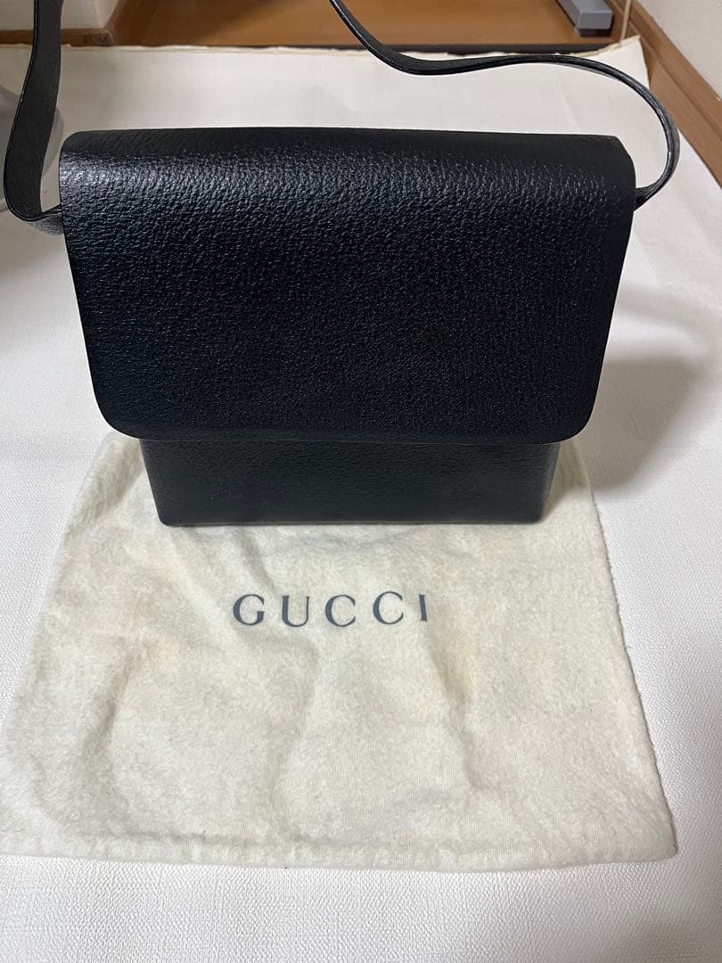 GUCCI レザー　ショルダーバッグ