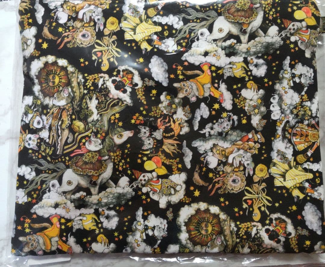 り*ご様 ボリス雑貨店 ショルダーバッグ ヒグチユウコ YELLOW