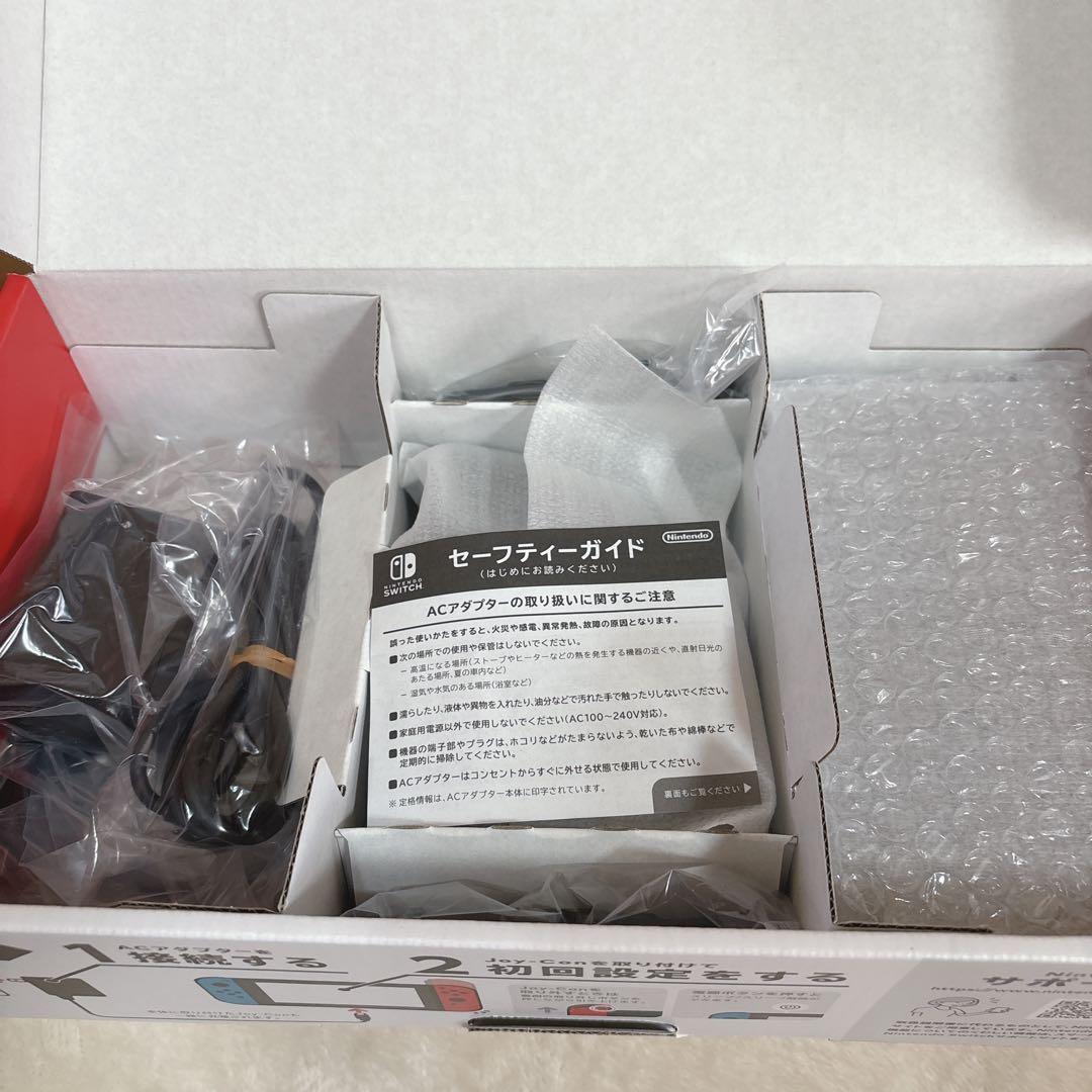 Nintendo Switch 本体　ネオンブルー／ネオンレッド