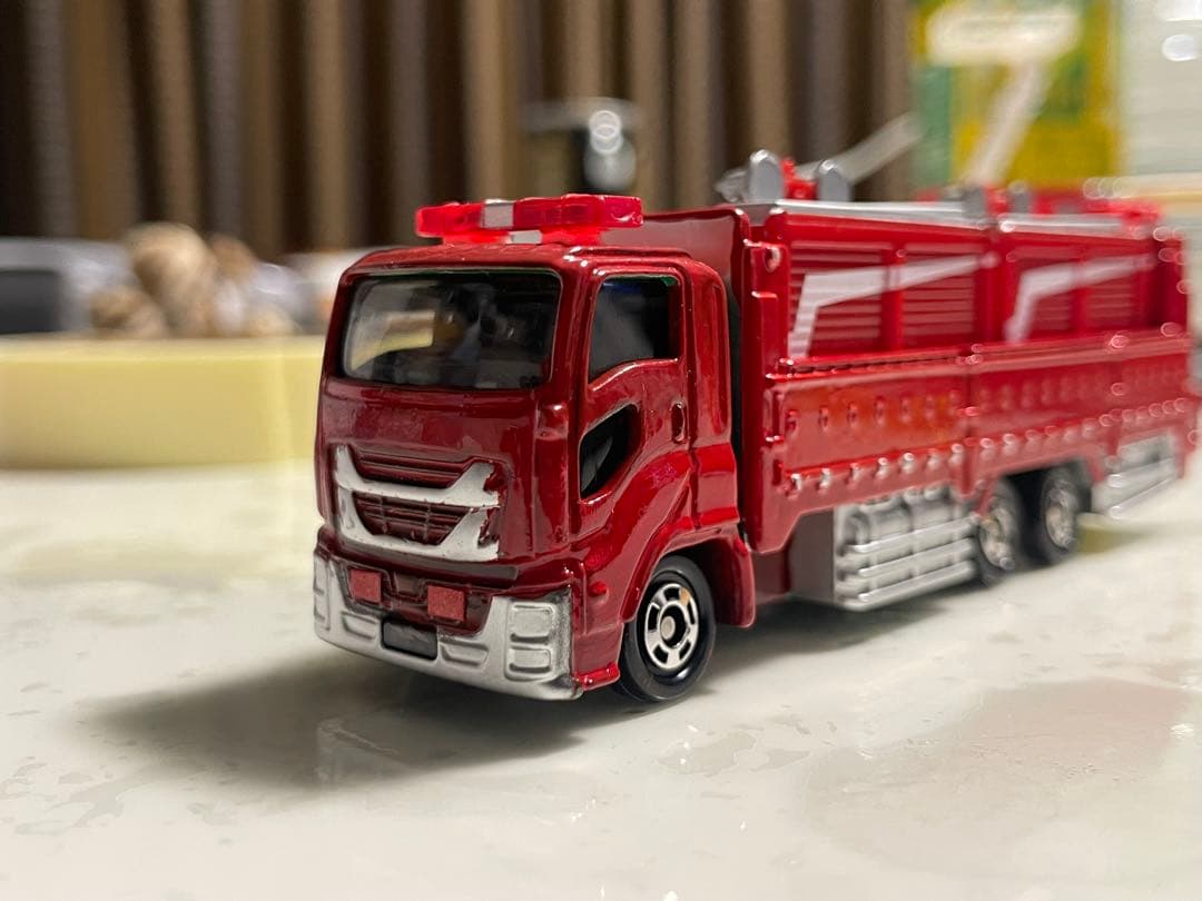 改造消防トミカ　大型高度特殊救助車