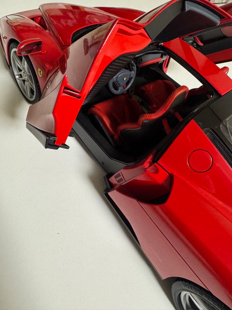 デアゴスティーニ フェラーリ・グランツーリズモ 1/8エンツォ フェラーリ本体