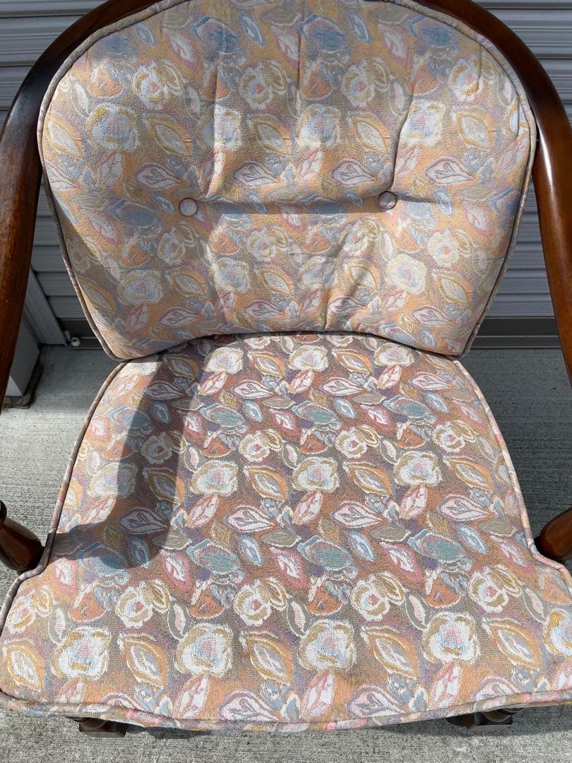 カリモク　ダイニング　アームチェア　キャスターつき　①