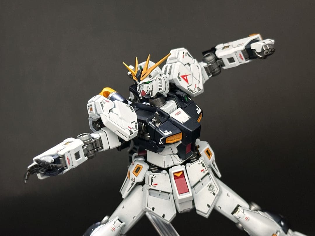 m*中様 ガンプラ RG 全塗装完成品 νガンダム