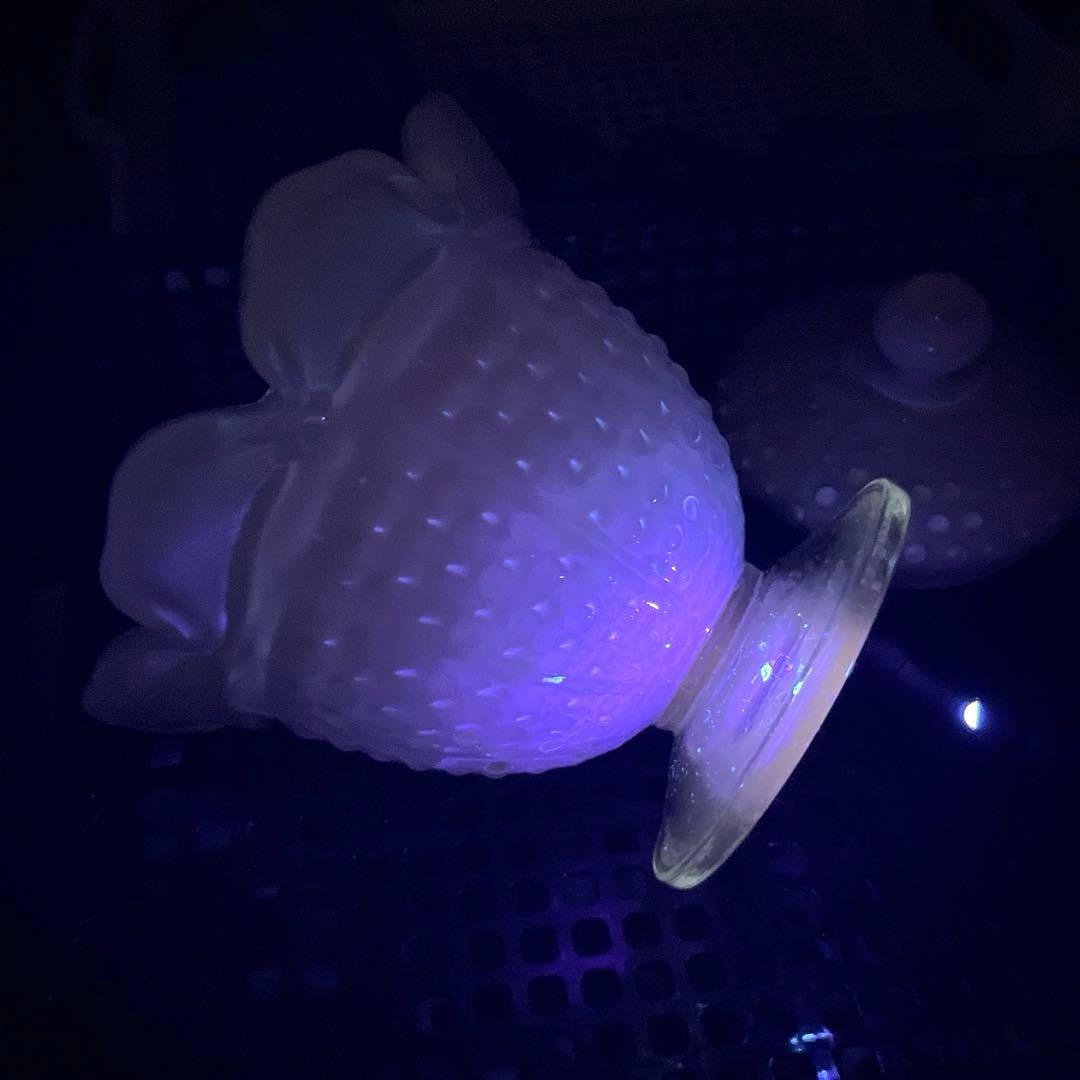 骨董　時代ガラス　霰プレス　あられ模様　花型　菓子器　飴屋瓶　ボンボン入れ