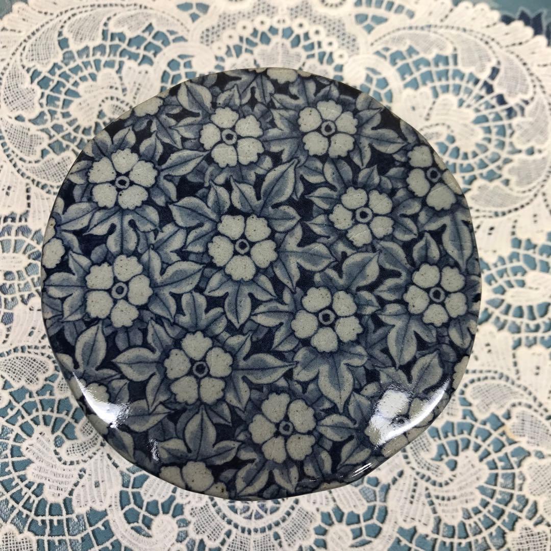 辻修窯　お花がいっぱいの蓋物　お櫃