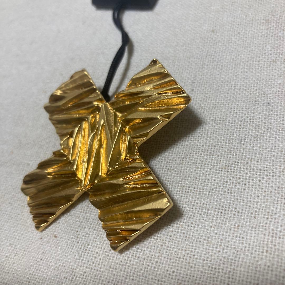 YVES SAINT LAURENT クロスブローチ