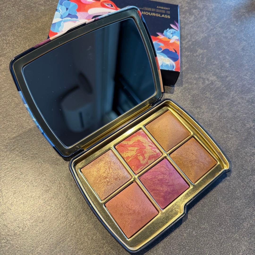 チーク Hourglass Ambient Lighting Palette FOX