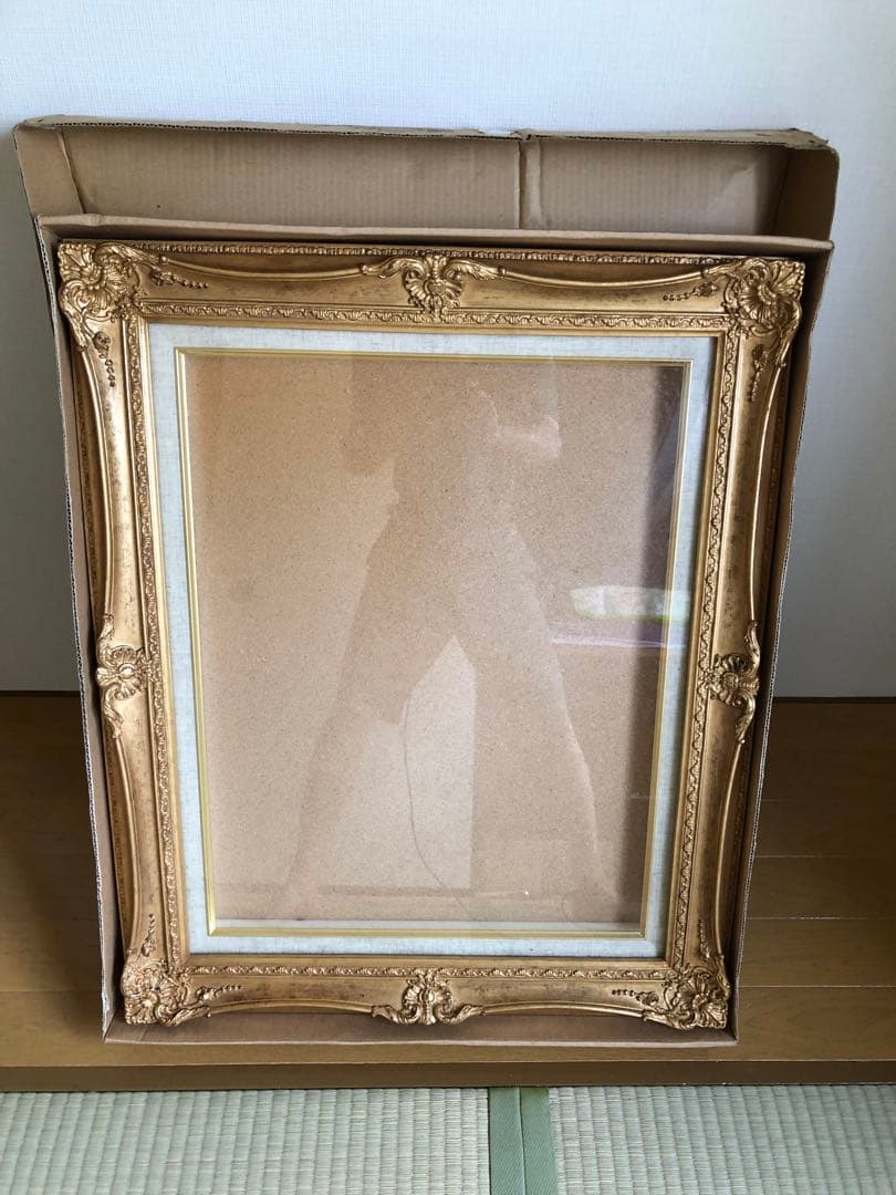 装飾的なゴールドの油彩額縁