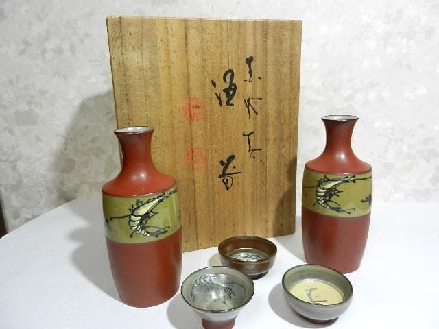 ３代目伊藤赤水（せきすい）作　無名異（むみょうい）焼酒器（徳利２本、猪口３客）