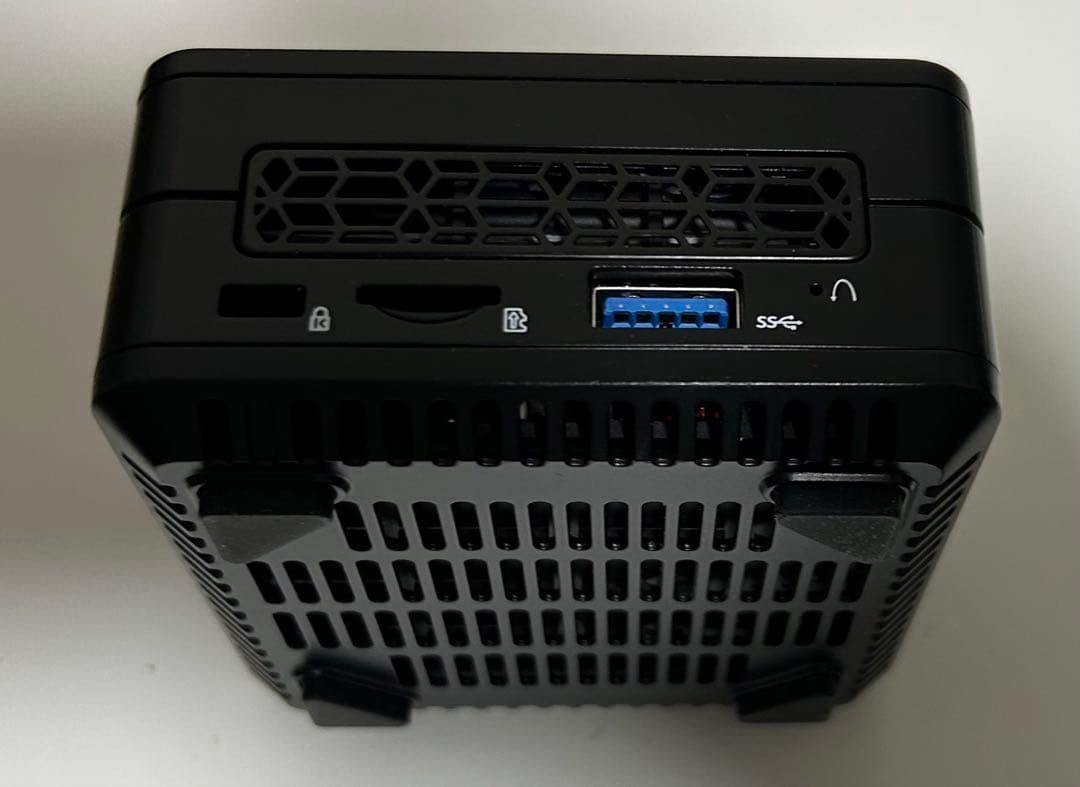 【ミニPC】MINISFORUM EM780