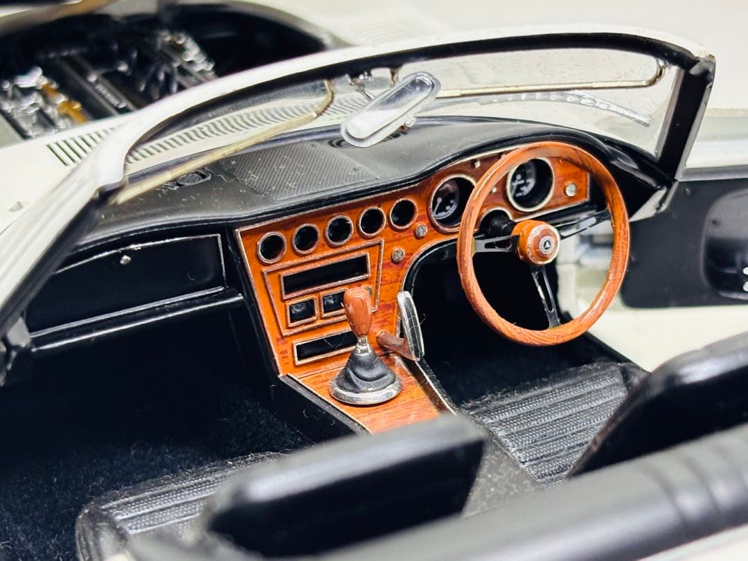 イ*チ様 1/18AUTOart オートアートトヨタ2000 GT オープン仕様