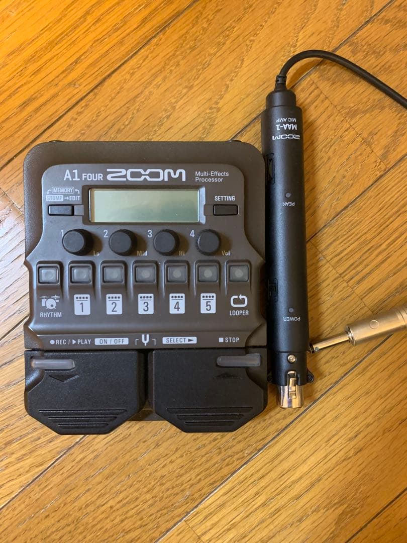 ZOOM A1 FOUR マルチエフェクトプロセッサー