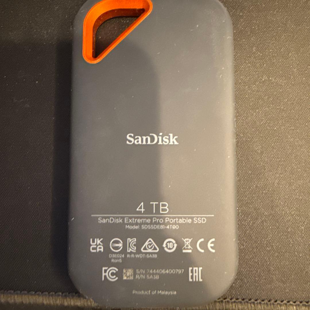 SanDisk Extreme Pro SSD 4TB ケーブルなし