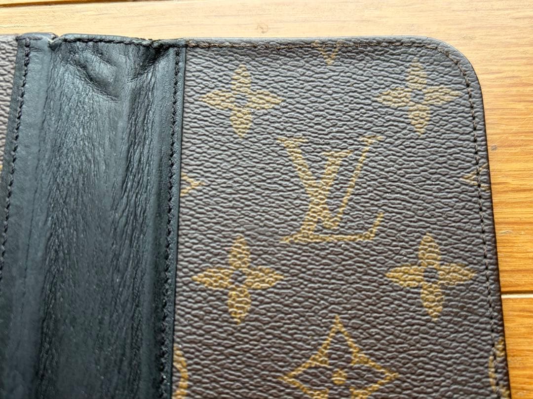 LOUIS VUITTON iPhone 15 PRO フォリオ ケース 手帳
