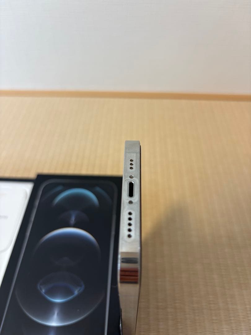 iPhone 12 pro 256GB シルバー