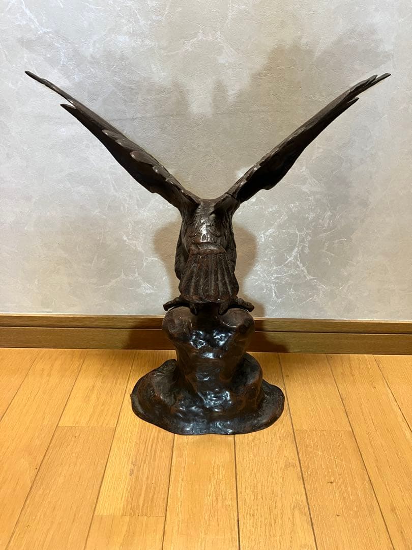 お値下げします。　骨董 鷹置物 鍍銀か洋銀 大正昭和頃 大型置物 飾り レトロ