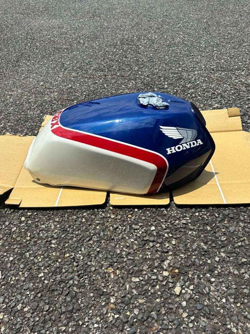 CBX400F タンク ペイント済み 鑑賞用だったCBR400Fエンジン用