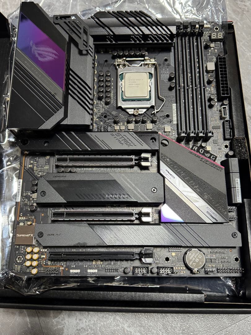 CPUとマザボセットです。 ROG STRIX Z590-E＋i9-11900K