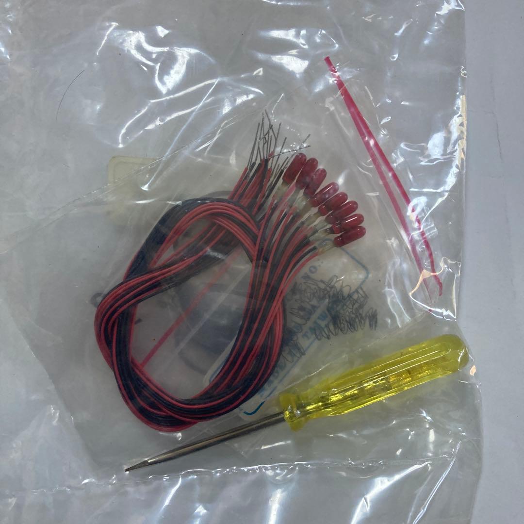 REVELL Visiblle V8 エンジン模型　1/4スケール