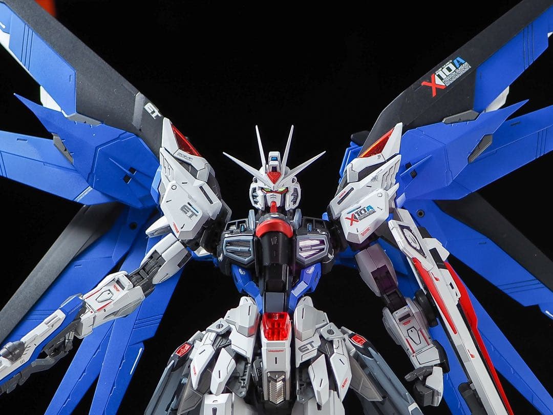 モデルグラフィックス参考作品　MGEX ストライクフリーダム　全塗装　完成品