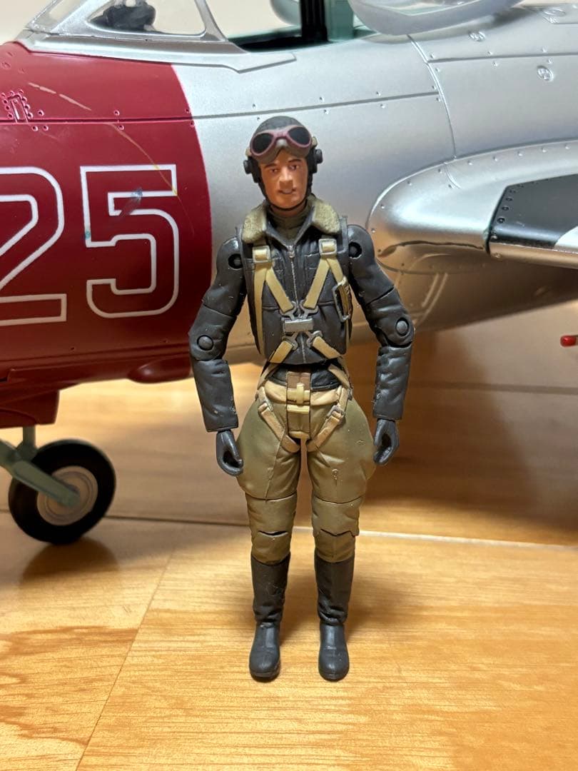 21センチュリートイズ 1/18 MIG-15bis ファゴット 戦闘機 訳あり