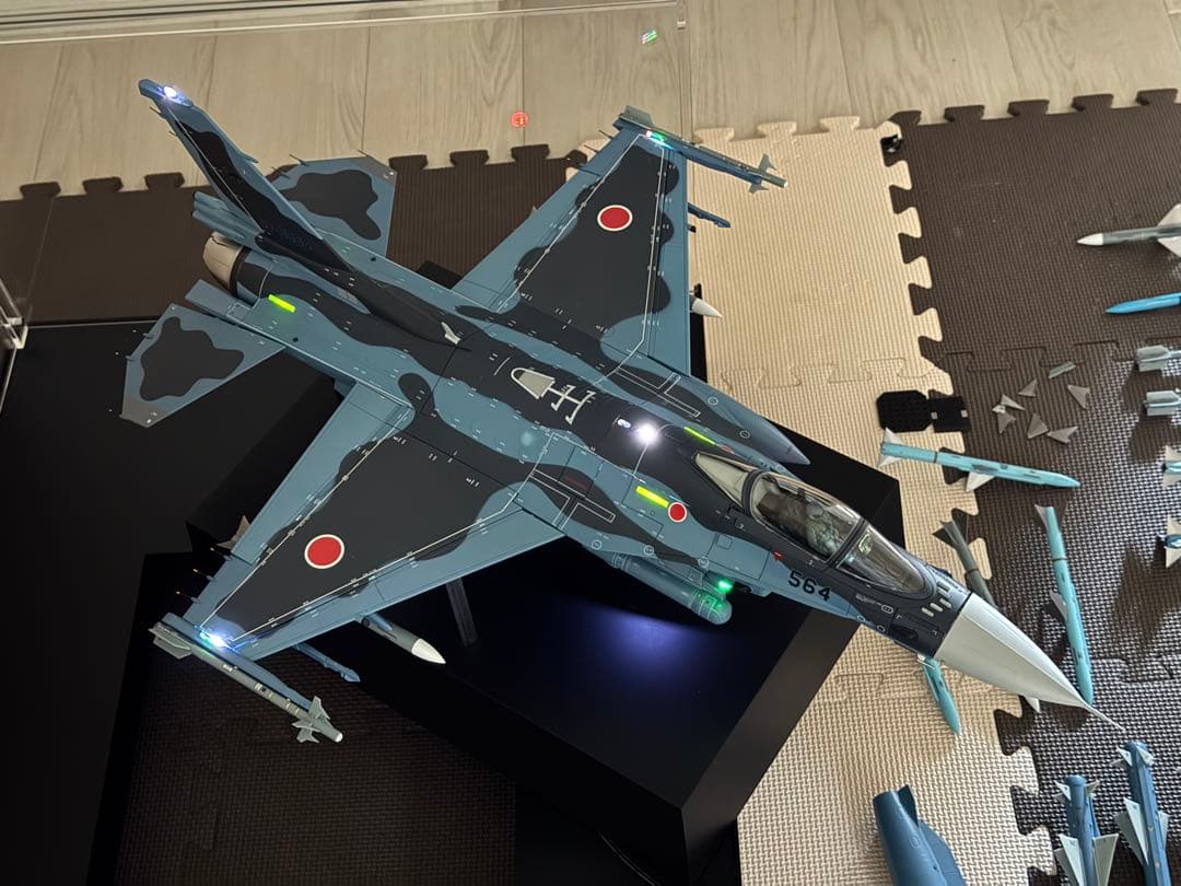 ディアゴステーニF-2A 戦闘機 大阪　直接受け取り限定