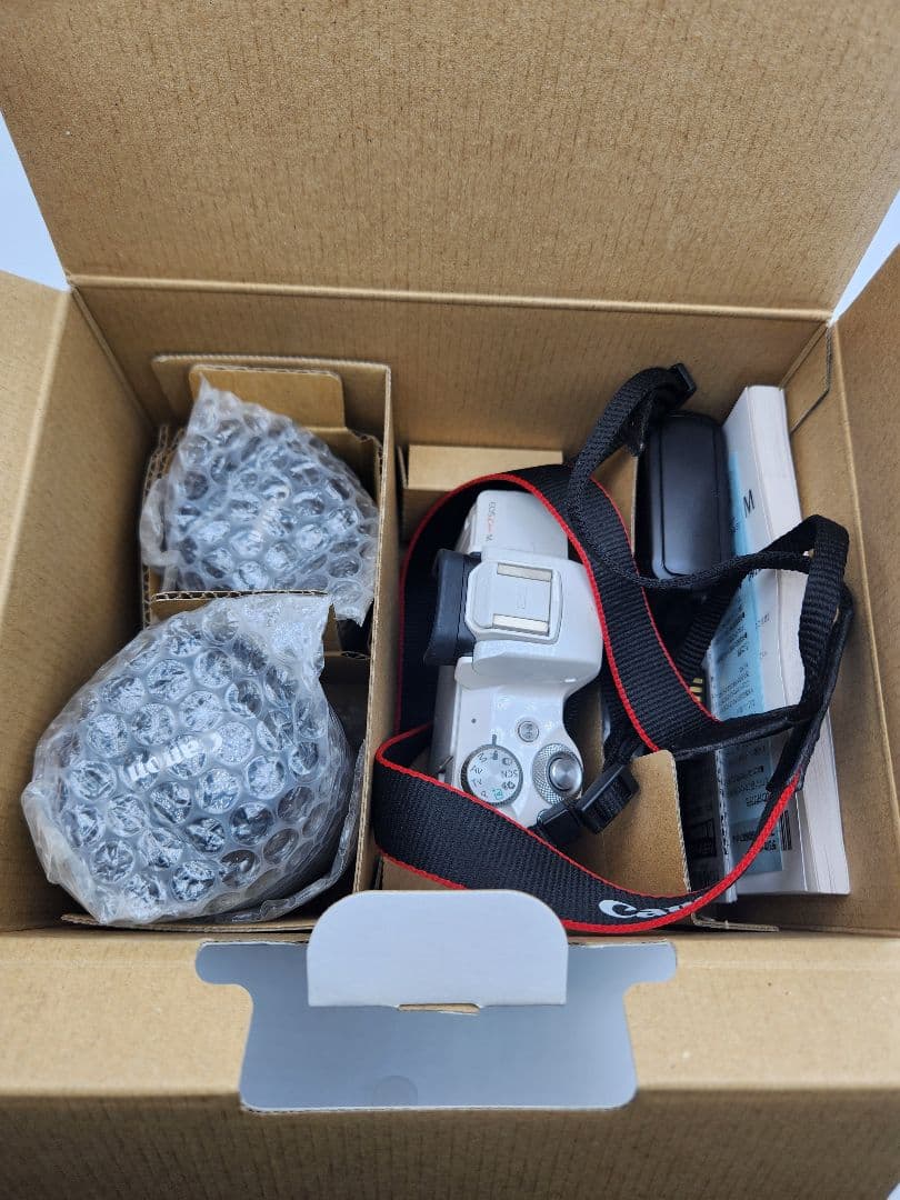 EOS Kiss M ダブルズームキット