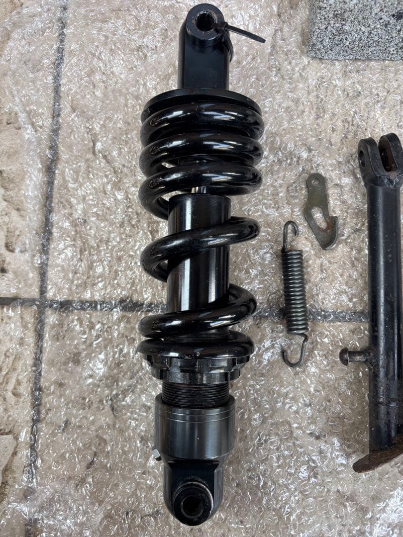 TW200用ＧＯＯＤＳ　G-SUSPENSIONとショートスタンド　車高調リアサ