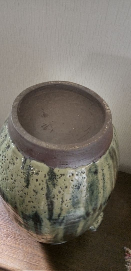 手作り陶器製花瓶 灰緑とクリーム