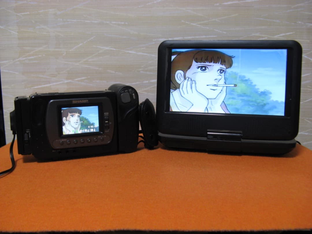 テープ再生動作OK！☆シャープの液晶8ミリビデオカメラ・VL-EL310