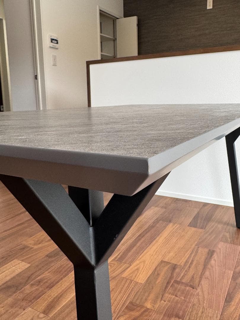 モデル展示 未使用品ダイニングテーブル横幅160cm ストーン柄 CHERRY