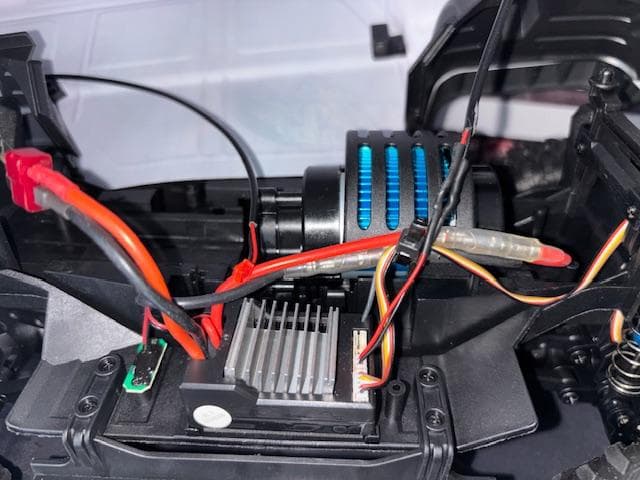 a*c様 1/10　クローラー　HB-ZP1001（中国製）