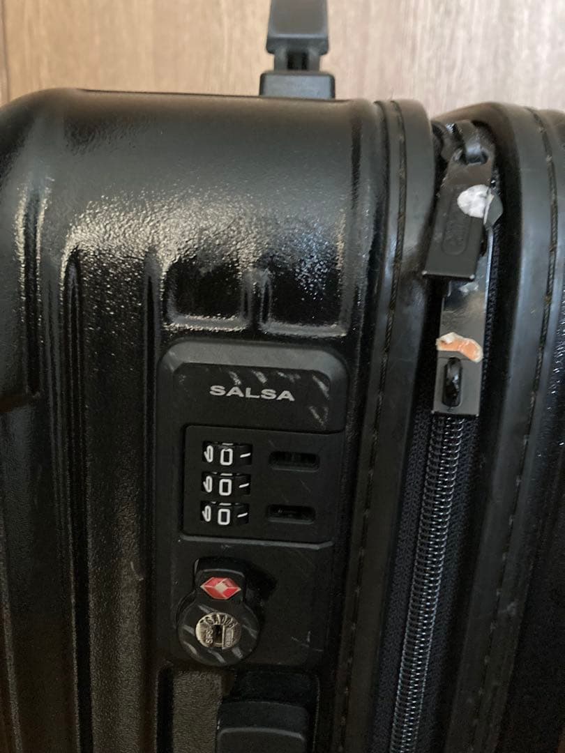 傷ありRIMOWA35Lキャリーケース