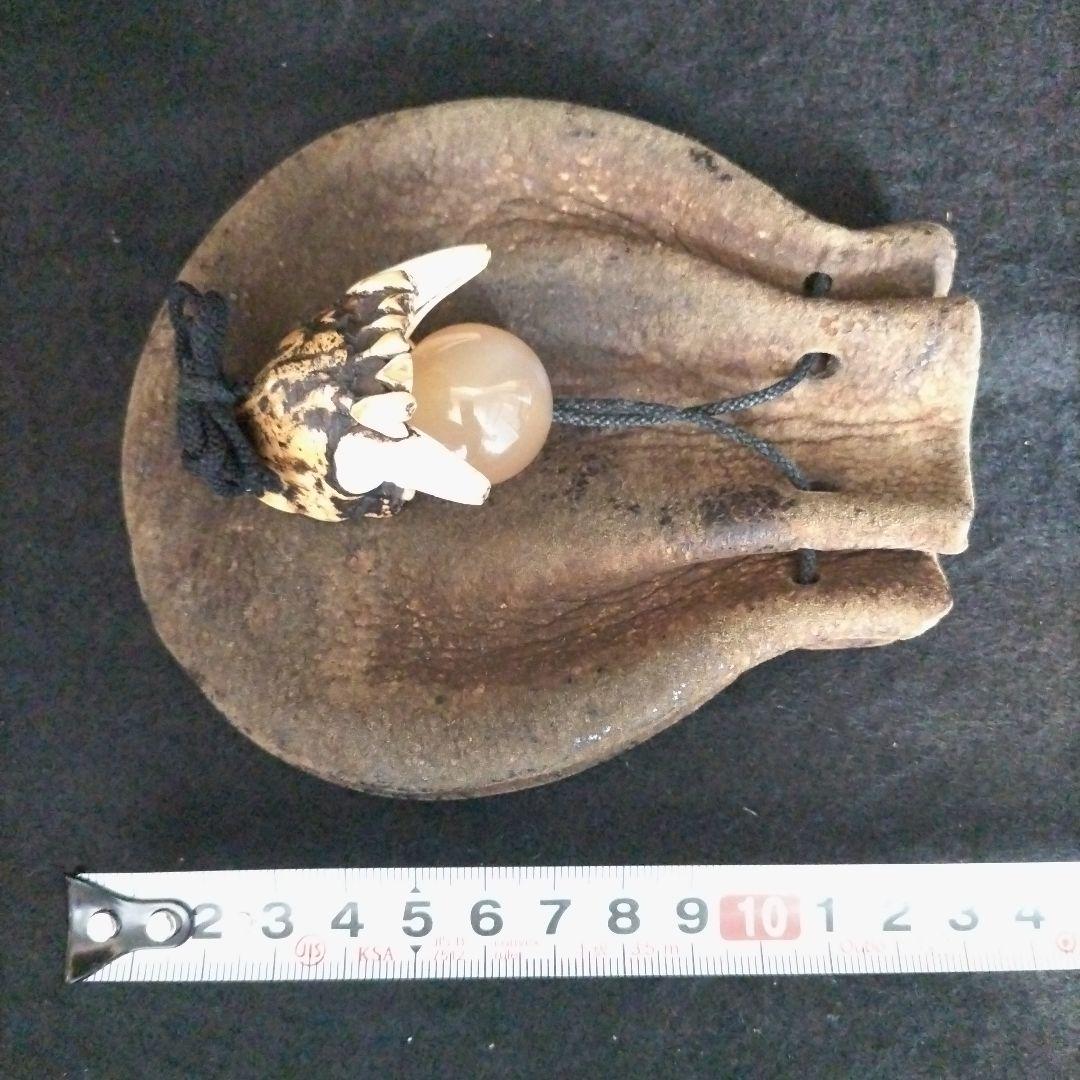 熊の牙 キバ / 根付・提げ物 骨董 時代物 翡翠 玉 水晶