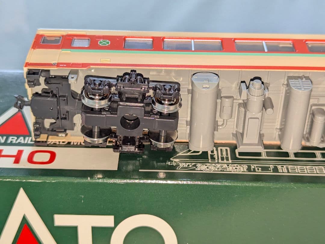 KATO　キロ28　HO　1-602　　ディーゼル急行グリーン車