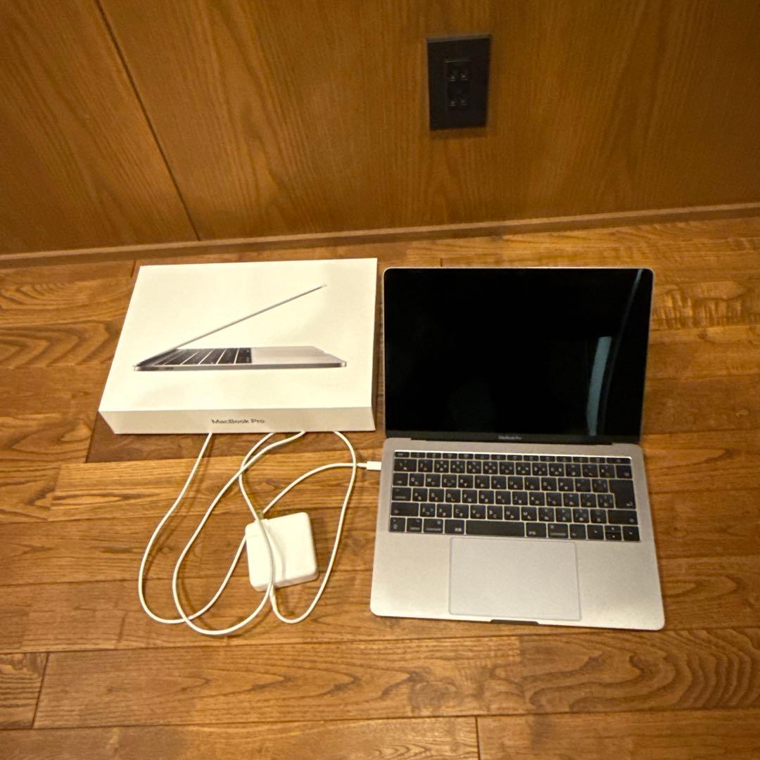 MacBook Pro 2017 本体 充電器付き