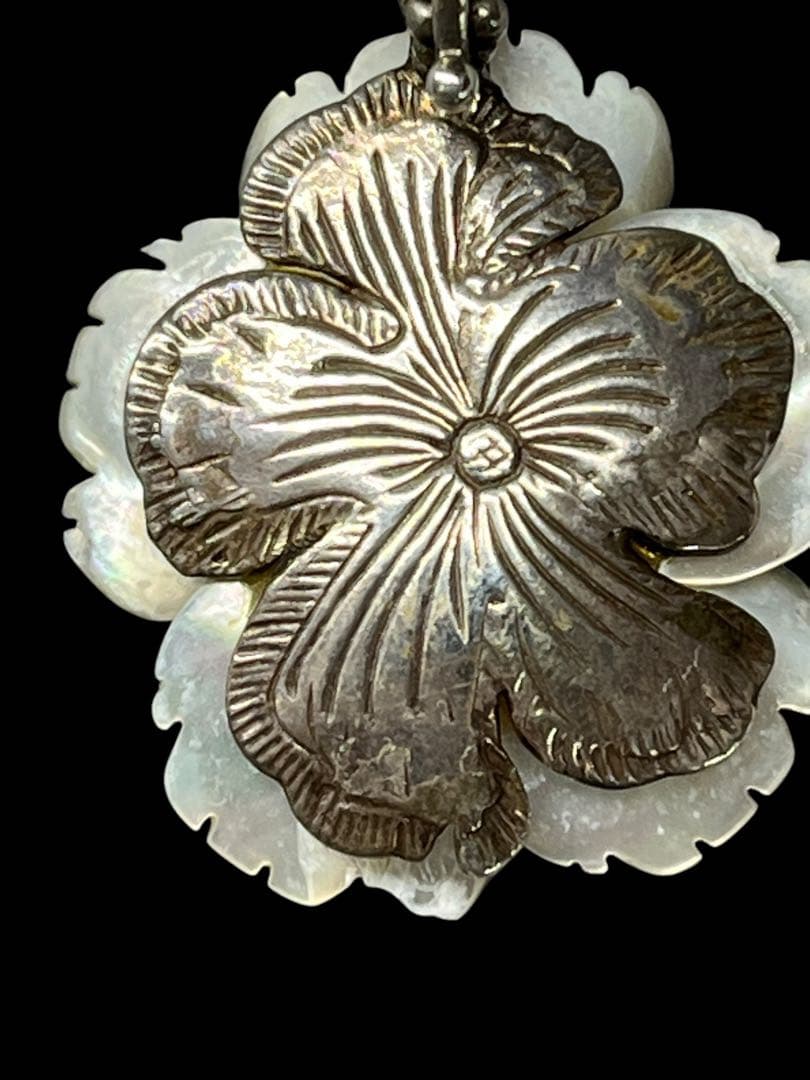 STEPHEN DWECK SVペンダントトップ 白蝶貝 花モチーフ