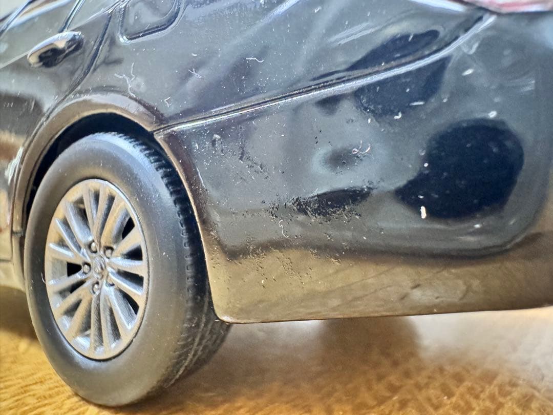 トヨタ クラウンロイヤルサルーン カラーサンプル ミニカー 1/30