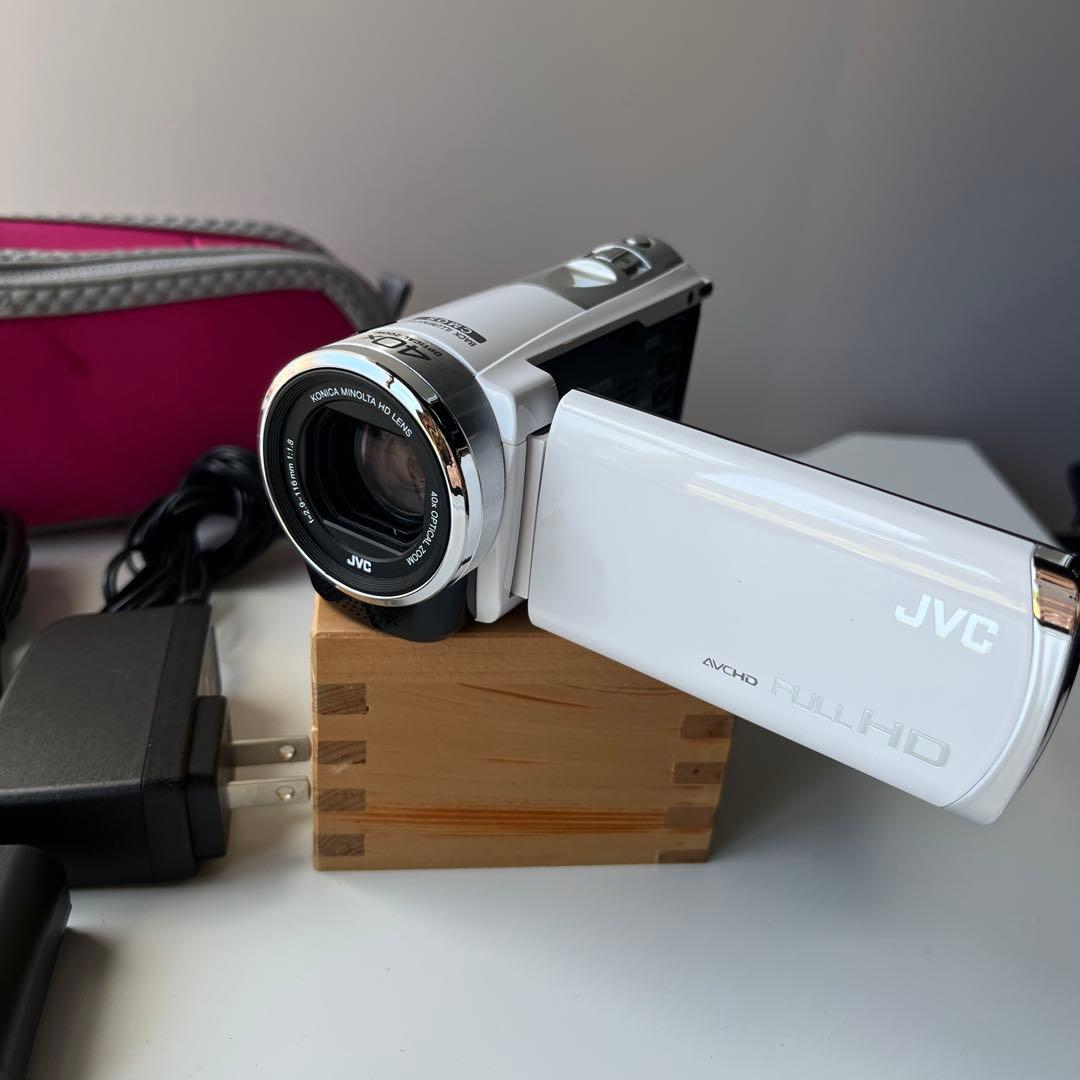 ビデオカメラ JVC GZ-HM99 バッテリー2個付き、別売りケース付き‼️