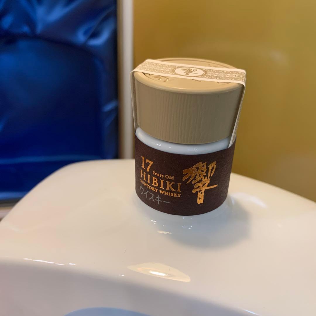 サントリー ウイスキー　響17年　創業40周年記念ボトル　やってみなはれ　陶器