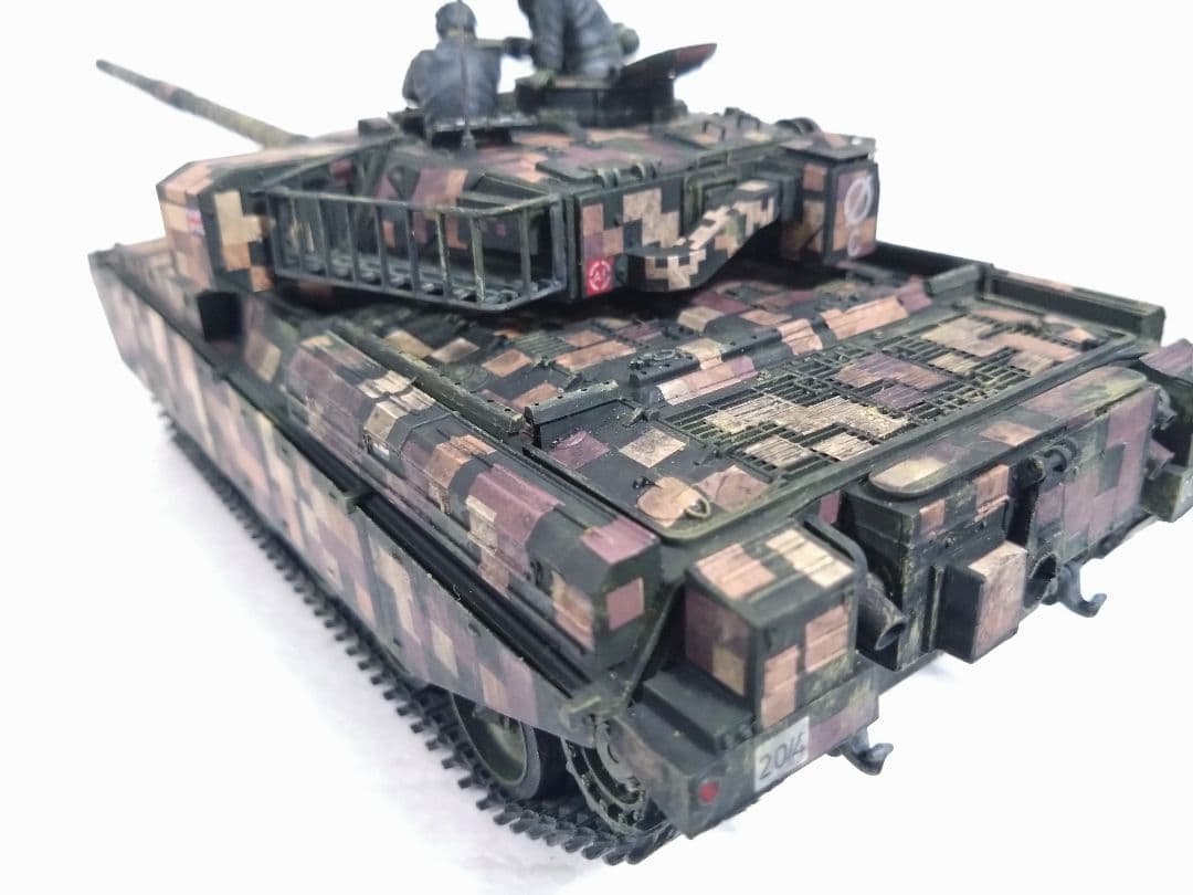 プラモデル戦車プラモデル　1/35チーフテン　デジタル迷彩完成品