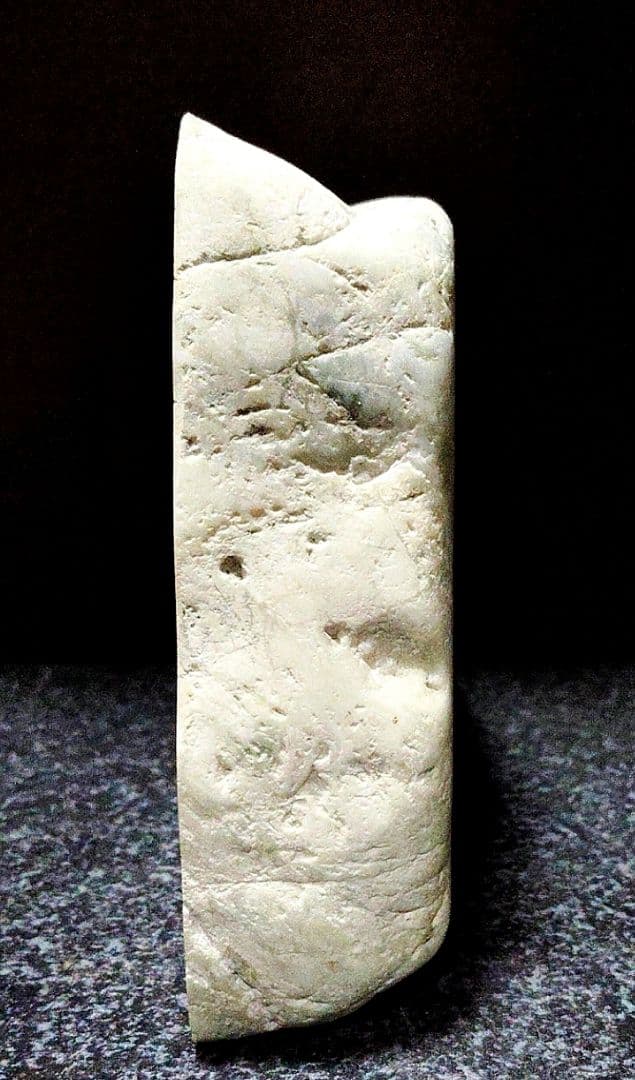 ムイムイ★翡翠原石★糸魚川硬玉【小滝・転石・切り出し①799ｇ】