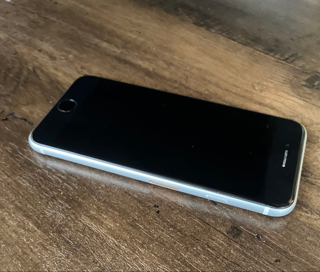 携帯電話本体 Apple iPhone SE