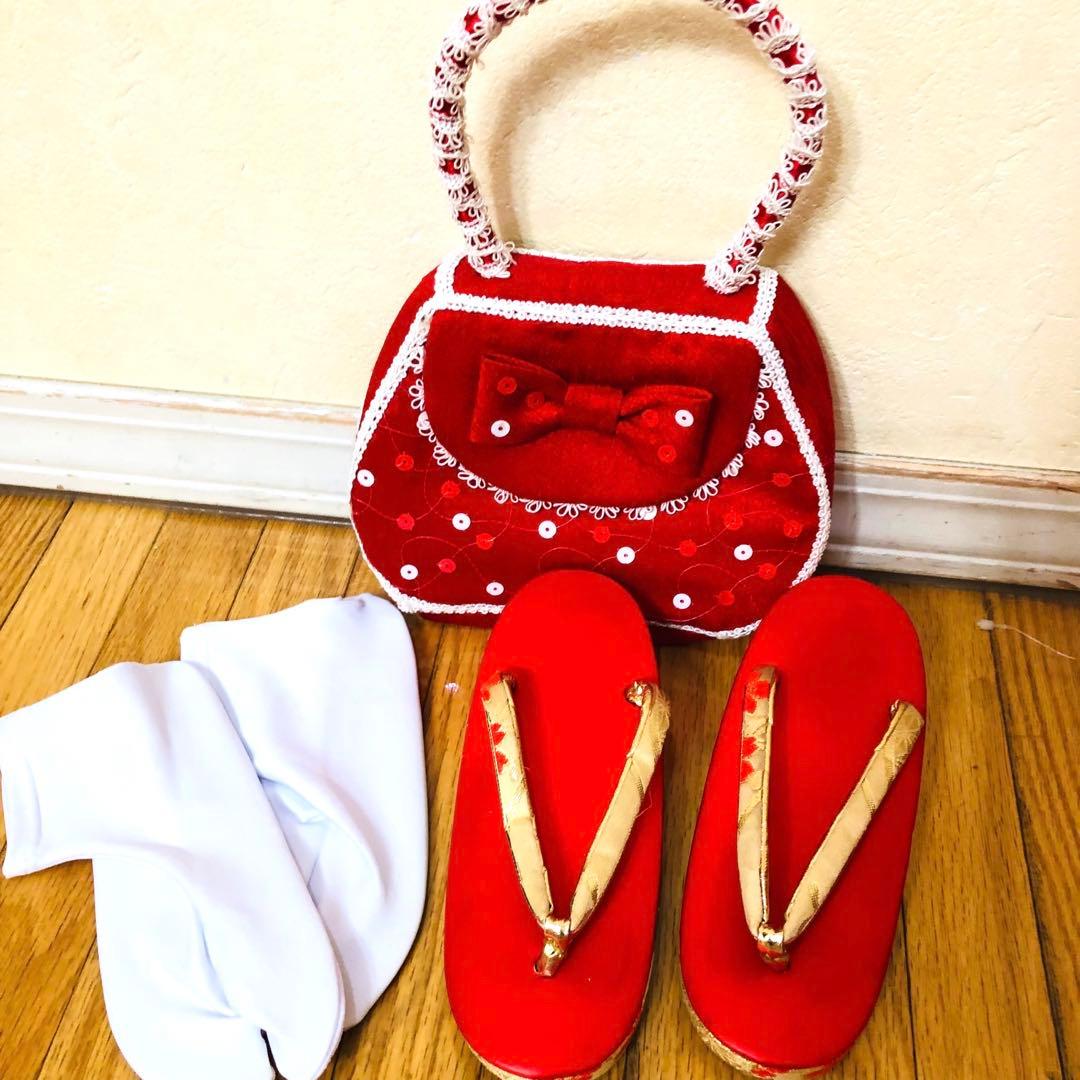 七五三七歳❣️四つ身着物光沢地未使用⭐︎赤地手毬花金彩煌びやか絢爛⭐︎完全フルセット