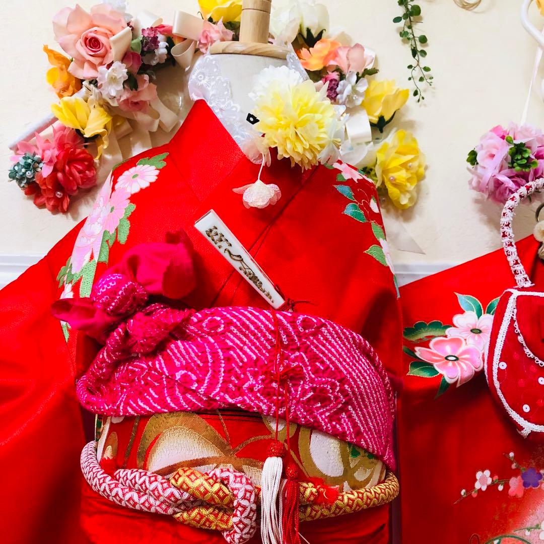 七五三七歳❣️四つ身着物光沢地未使用⭐︎赤地手毬花金彩煌びやか絢爛⭐︎完全フルセット
